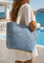 Sac de plage losange bleu porté