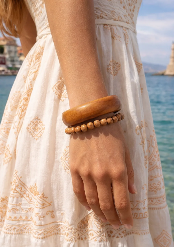 bracelet avec des perles en bois d'olivier